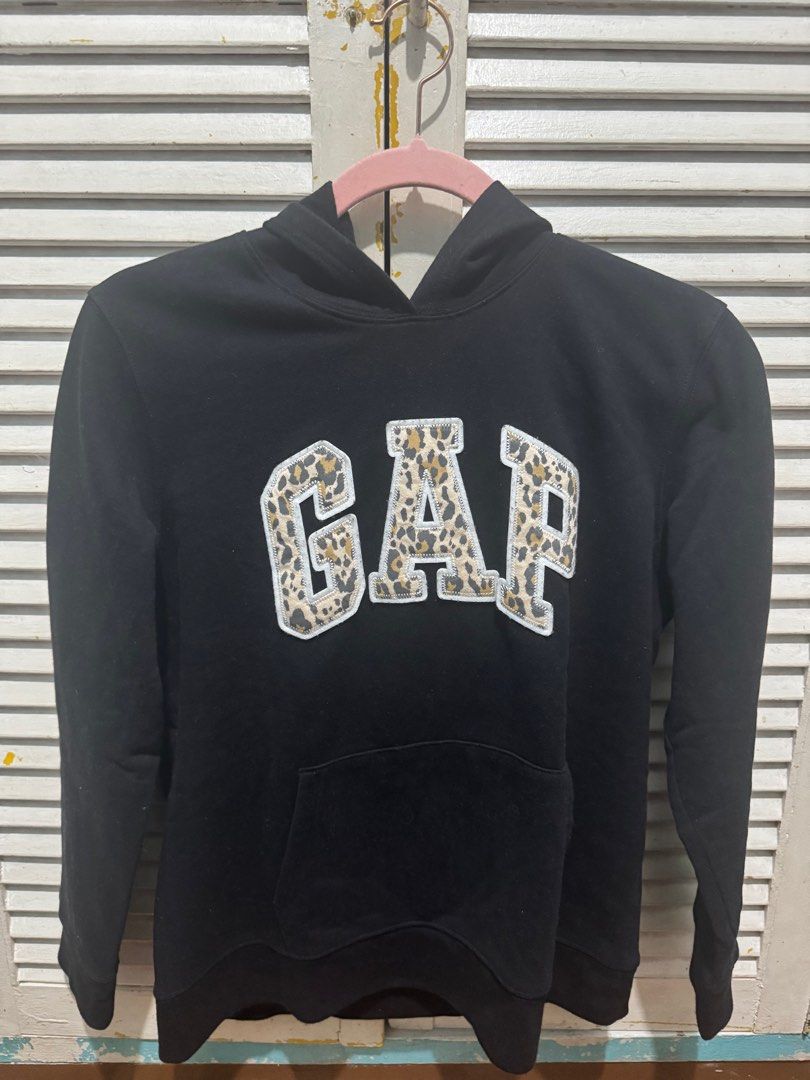 WELL-LOVED AUTHENTIC GAP LOGO HOODIE (Category: Coats, Jackets and Outerwear) located in Quezon City. Submitted by mrsp_28 (Listing ID 1394329155, Image 1). Description: Well-loved Authentic Gap Logo Hoodie Size: M (Women’s) Color: Black RFS: Decluttering MOP: Gcash/BPI.