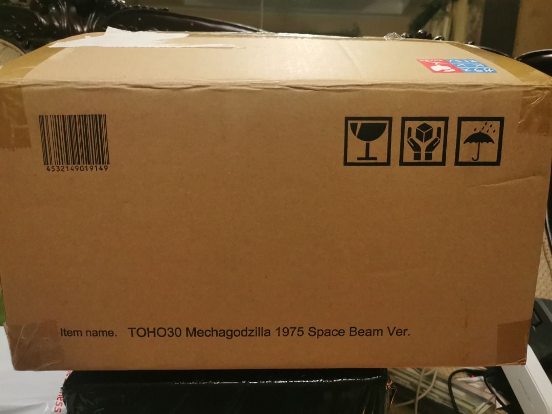 X-PLUS 30CM Mechagodzilla 1975 Space Beam Version Godzilla (Category: Figurines & Statues) located in Quezon City. Submitted by b.it.toys (Listing ID 1394337395, Image 2). Description: What you see is what you get. Never displayed.. tested lights by inserting on the plug while item is still on its clamshell. Guaranteed original LAST PRICE. DO NOT TRY TO OFFER ANY PRICE LOWER THAN INDICATED AS IT WILL JUST BE DECLINED. ANY ASKING OF LAST PRICE WIL