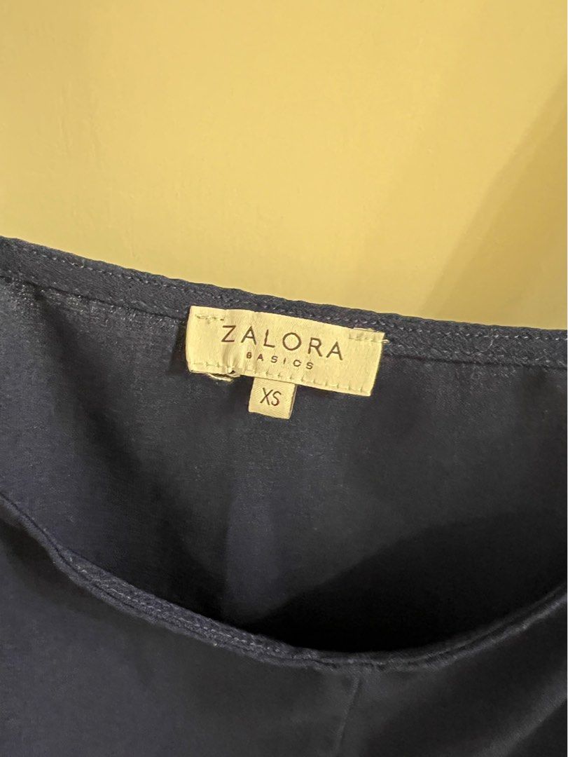 zalora navy blue sleeveless top (Category: Sleeveless) located in Paranaque City. Submitted by spacec0wgal (Listing ID 1394293234, Image 3). Description: slightly negotiable rfs not my type anymore versatile no flaws can do sdd thru grab or lalamove or can ship thru jnt .