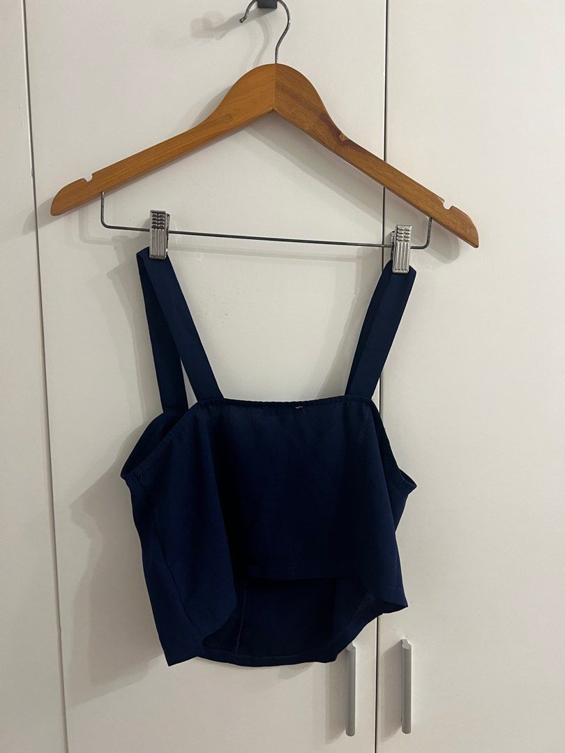 zalora navy blue sleeveless top (Category: Sleeveless) located in Paranaque City. Submitted by spacec0wgal (Listing ID 1394293234, Image 2). Description: slightly negotiable rfs not my type anymore versatile no flaws can do sdd thru grab or lalamove or can ship thru jnt .