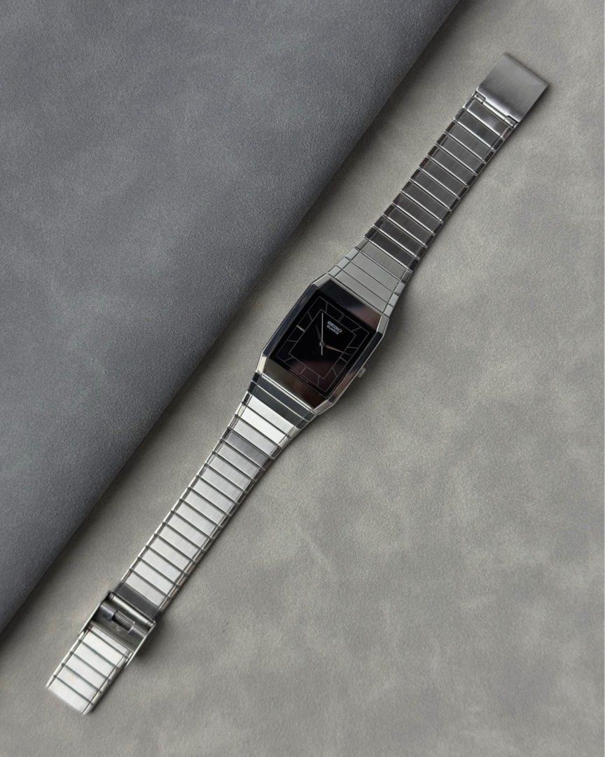 1978 Seiko Quartz Black Tank (Category: Men's Watches) located in Caloocan City. Submitted by premiumwatchesph (Listing ID 1394573380, Image 2). Description: 1978 Seiko Quartz “Black Tank” Case code: 7431-5360 Serial: 860022 BMBY: June 1978 Quartz Movement Case Size: 32mm Kanji Day/Date display Bracelet: Fits up to 8 inches PHP 9500 Inclusions: Watch case and 2 weeks in-house service warranty Shipping Options: 🛵 Same Day Delivery via Lalamove 🌏