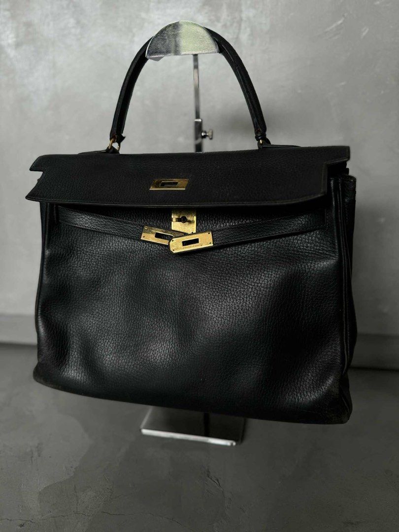 1991 Hermès Kelly 32 (Category: Luxury Bags & Wallets) located in Santa Rosa. Submitted by beyondarchives (Listing ID 1394496159, Image 3). Description: Rare finds nowadays Still in great condition.
