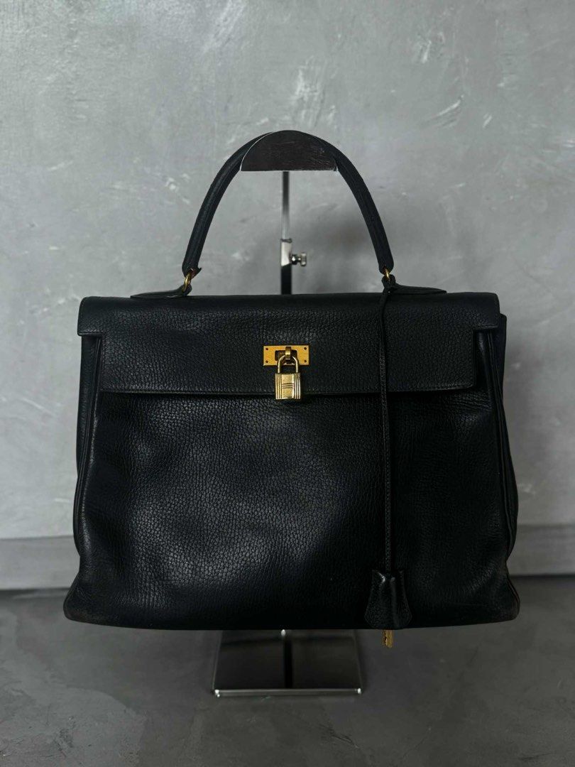 1991 Hermès Kelly 32 (Category: Luxury Bags & Wallets) located in Santa Rosa. Submitted by beyondarchives (Listing ID 1394496159, Image 1). Description: Rare finds nowadays Still in great condition.