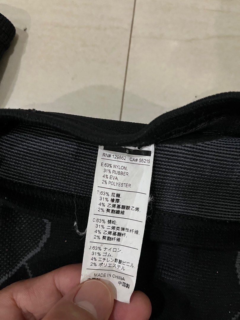 4pcs knee support Nike, pro tech, sleeve stars (Category: Braces, Support & Protection) located in Cabangan. Submitted by therare1 (Listing ID 1394409857, Image 3). Description: Good condition, authentic.