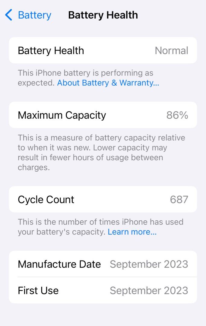 (Category: iPhone 15 Series) located in Singapore. Submitted by jsong9919 (Listing ID 1394471913, Image 2). Description: - Battery Health: 78% - Cycle Count: 1092 - Manufactured: September 2023 - Includes original box and accessories - No scratches or dents.