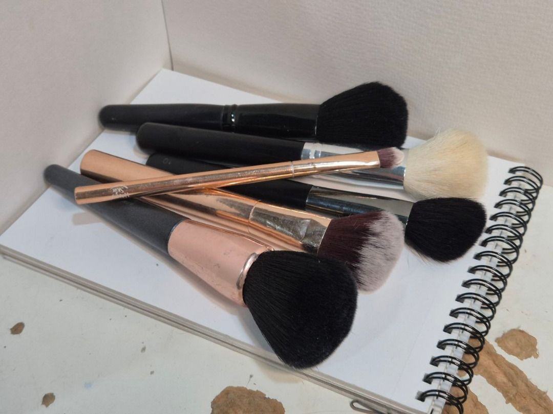 Assorted Good Quality Face & Eye Makeup brushes (TAKE ALL for 200 only!) (Category: Makeup) located in Pasig City. Submitted by celew_132 (Listing ID 1394470551, Image 2). Description: Mix of nice quality Face & Eye Makeup brushes :) newly washed & ready to use :) powder brush x 2 cheek brush x 2 all over face brush x 1 eyeshadow/concealer brush x 1 loc: pasig MM MOD: ggx, JNT, SDD.