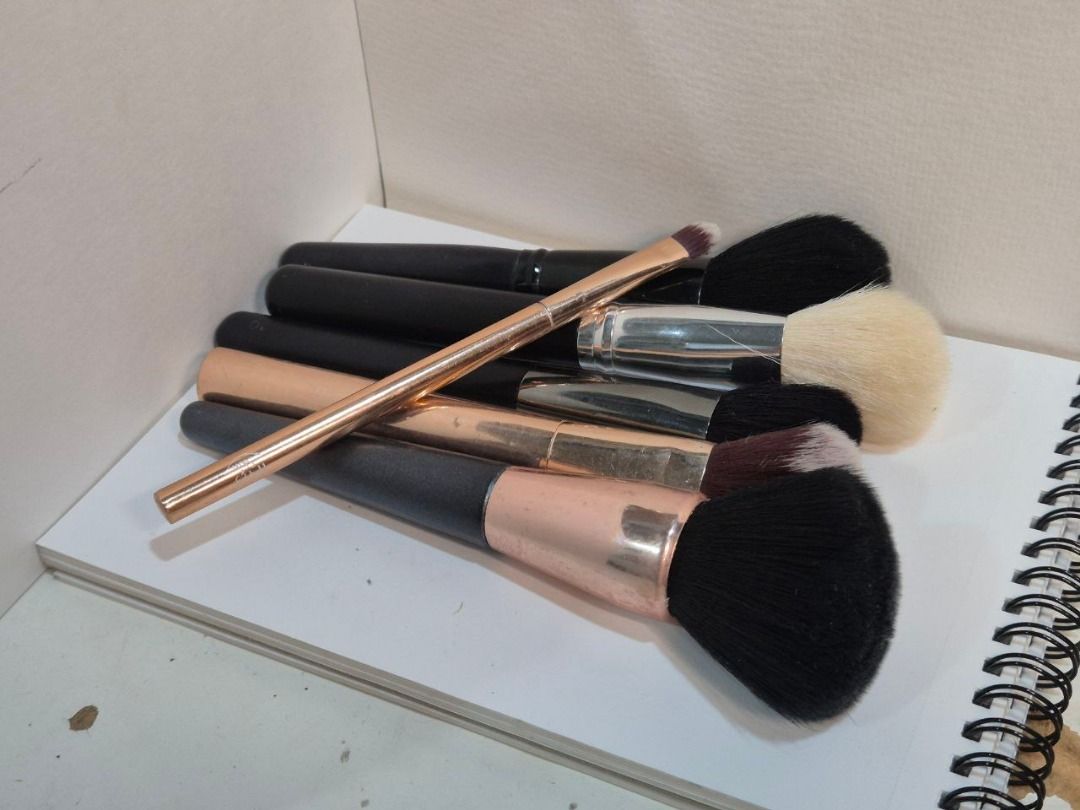 Assorted Good Quality Face & Eye Makeup brushes (TAKE ALL for 200 only!) (Category: Makeup) located in Pasig City. Submitted by celew_132 (Listing ID 1394470551, Image 1). Description: Mix of nice quality Face & Eye Makeup brushes :) newly washed & ready to use :) powder brush x 2 cheek brush x 2 all over face brush x 1 eyeshadow/concealer brush x 1 loc: pasig MM MOD: ggx, JNT, SDD.