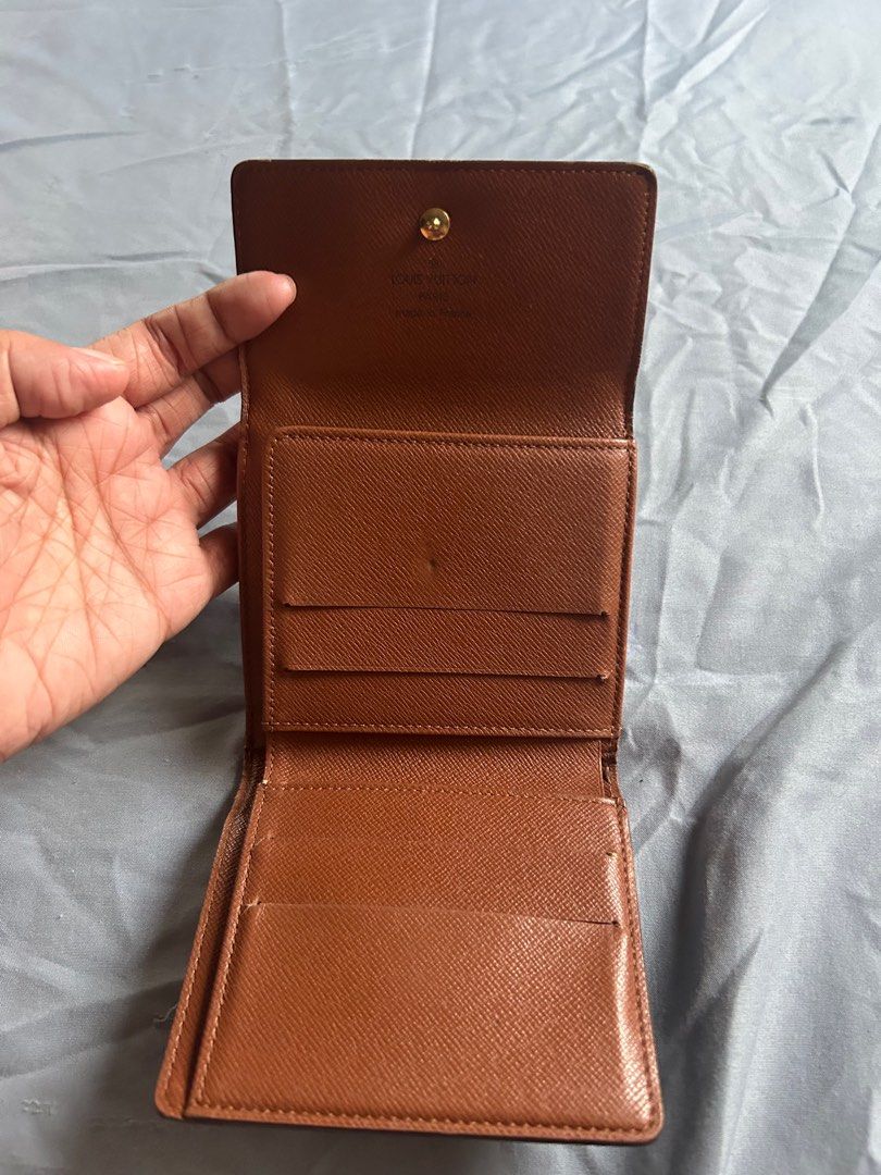 Authentic LV Elise Wallet (Category: Luxury Bags & Wallets) located in Dinalupihan. Submitted by hydzsalva (Listing ID 1394486179, Image 3). Description: LV Authentic Elise Wallet.