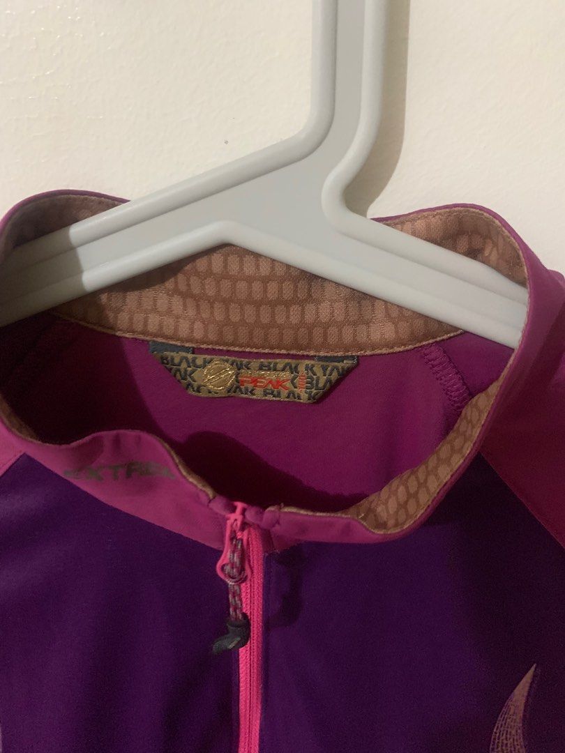 Black yak half zip shirt for her fits Small-Medium (Category: Shirts) located in Quezon City. Submitted by jpenal71 (Listing ID 1394584580, Image 2). Description: Black yak half zip shirt for womens Fits Small-Medium 24x17 inches Lxw 360 freeshipping via j&t Gcash/bpi Taytay Rizal.