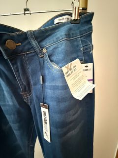 (Category: ) located in . Submitted by shop333 (Listing ID 1394410788, Image 1). Description: .