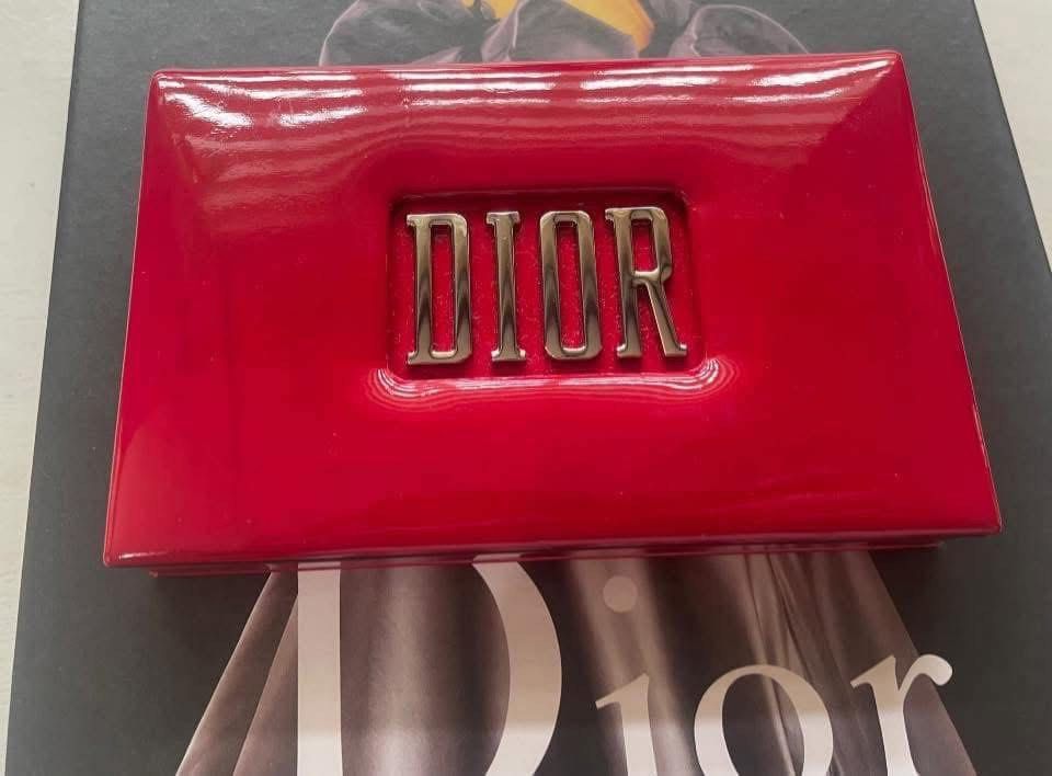 Dior Makeup Palette (Category: Makeup) located in Manila. Submitted by annafinds (Listing ID 1394566434, Image 3). Description: D…i…0…r Makeup palette 💯 authentic Unused ₱5,500 .