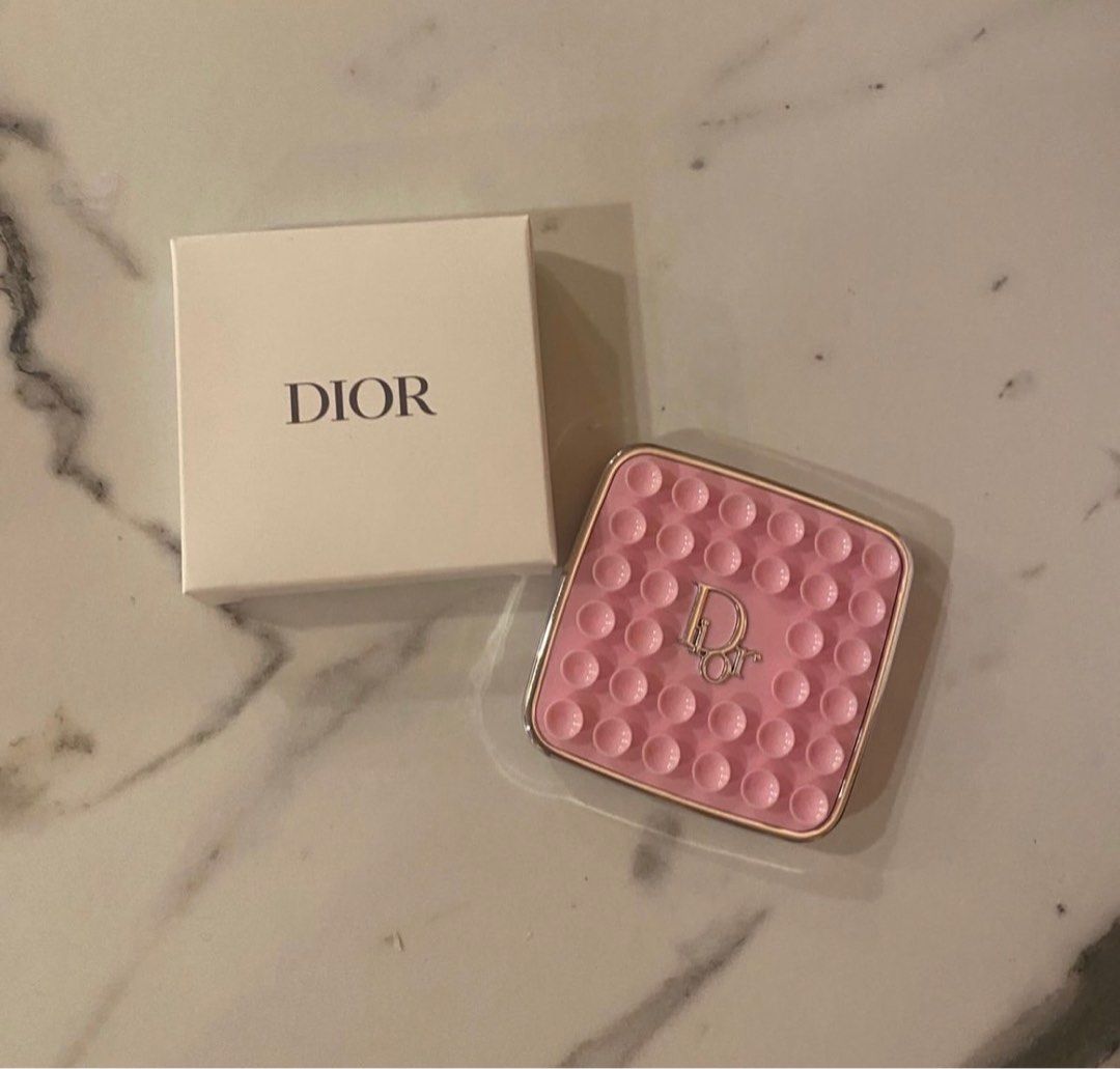 Dior Octobuddy (Category: Luxury Accessories) located in Manila. Submitted by iconvee (Listing ID 1394551291, Image 1). Description: - BRAND NEW - suposed to be a gift, but it was too late na :( MOD: gcash/BDO. SHIP: lalamove/j&t. buyers cover fee. .