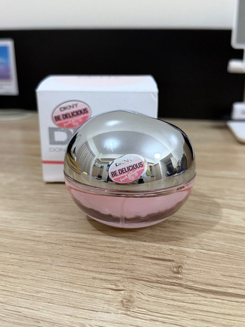 DKNY Be Delicious (Fresh Blossom) 50mL (Category: Fragrance & Deodorants) located in Quezon City. Submitted by authentic.preloved28 (Listing ID 1394527034, Image 1). Description: Sprayed less than 10x only. Rfs decluttering. Slightly negotiable. :) .