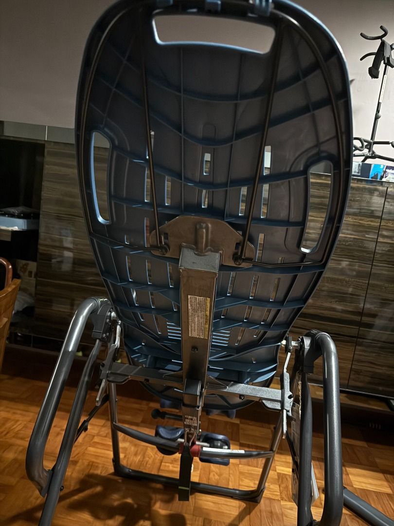 Fitspine inversion table (Category: Other Sports Equipment and Supplies) located in Singapore. Submitted by 920aslim (Listing ID 1394448611, Image 3). Description: Lightly used fitspine inversion table. Well maintained. Include delivery..