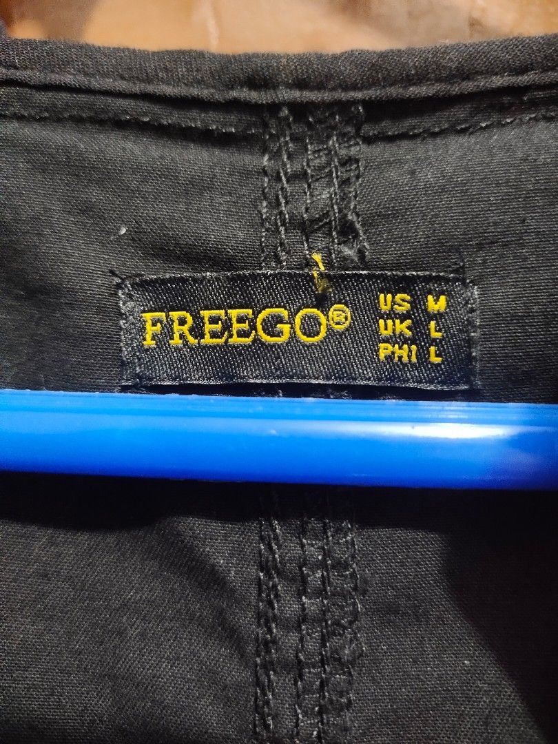 Freego Hooded Black Parka Jacket (Category: Coats, Jackets and Outerwear) located in Manila. Submitted by maze.declutter (Listing ID 1394494248, Image 3). Description: - brandnew never nagamit nastock lang din - can fit medium - large - last photo is for reference only.