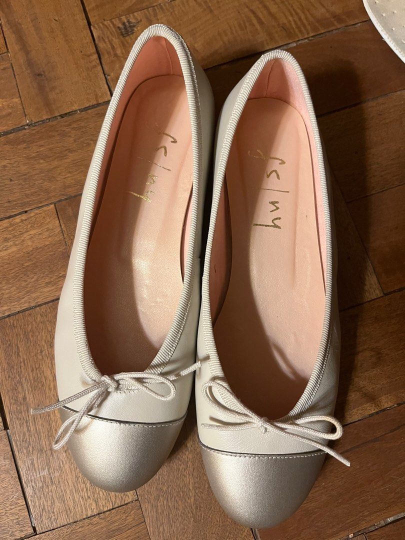 French Sole Flats - US 7 (Category: Flats & Sandals) located in Manila. Submitted by essentialsph (Listing ID 1394563402, Image 1). Description: .