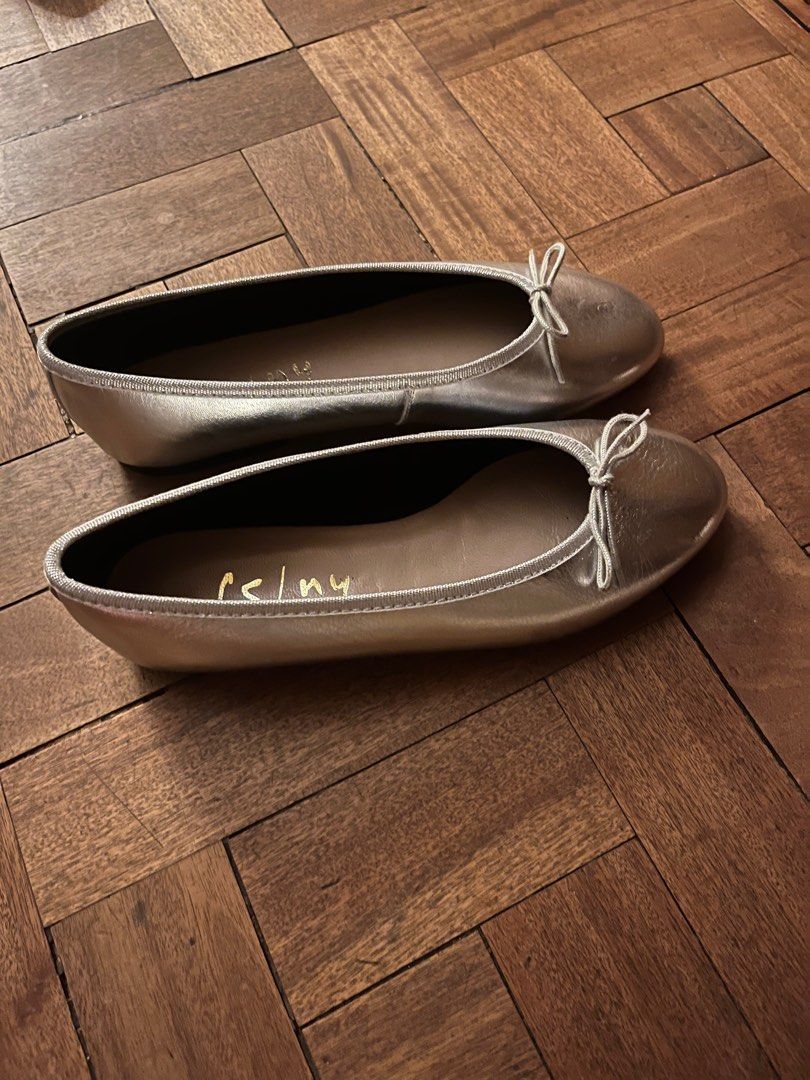 French Sole Flats US 7 (Category: Flats & Sandals) located in Manila. Submitted by essentialsph (Listing ID 1394564790, Image 2). Description: .