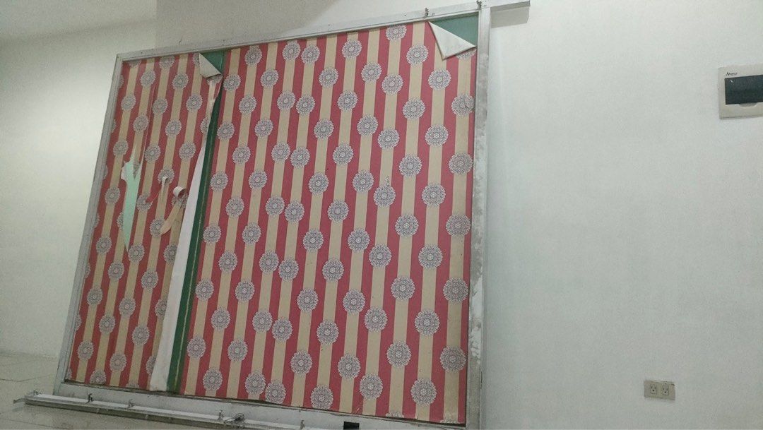 GLASS WALL TEMPERED PARTITION WITH FRAME (Category: Office Furniture & Fixtures) located in Pasig City. Submitted by stringkits (Listing ID 1394528185, Image 3). Description: GLASS WALL PARTITION TEMPERED WITH FRAME Pick up ortigas area .