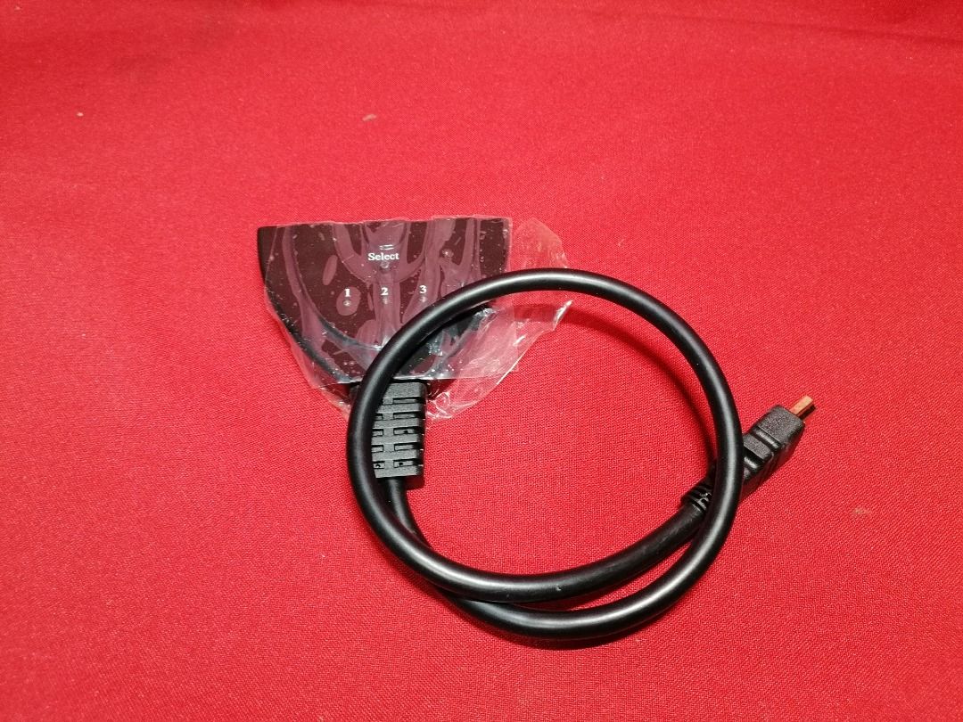HDMI Cable splitter 3 input 1 output (Category: Cables & Adaptors) located in Quezon City. Submitted by newwhale.f1c027 (Listing ID 1394415074, Image 2). Description: P360 hdmi splitter 3 input 1 output Brandnew pick up Lagro fairview Q.C. or via delivery lalamove rider po. Delivery fee sagot po ni buyer.. Pwed din kayo ang mag book ng rider..fb page BSA online store - Features black and hdmi connectors.