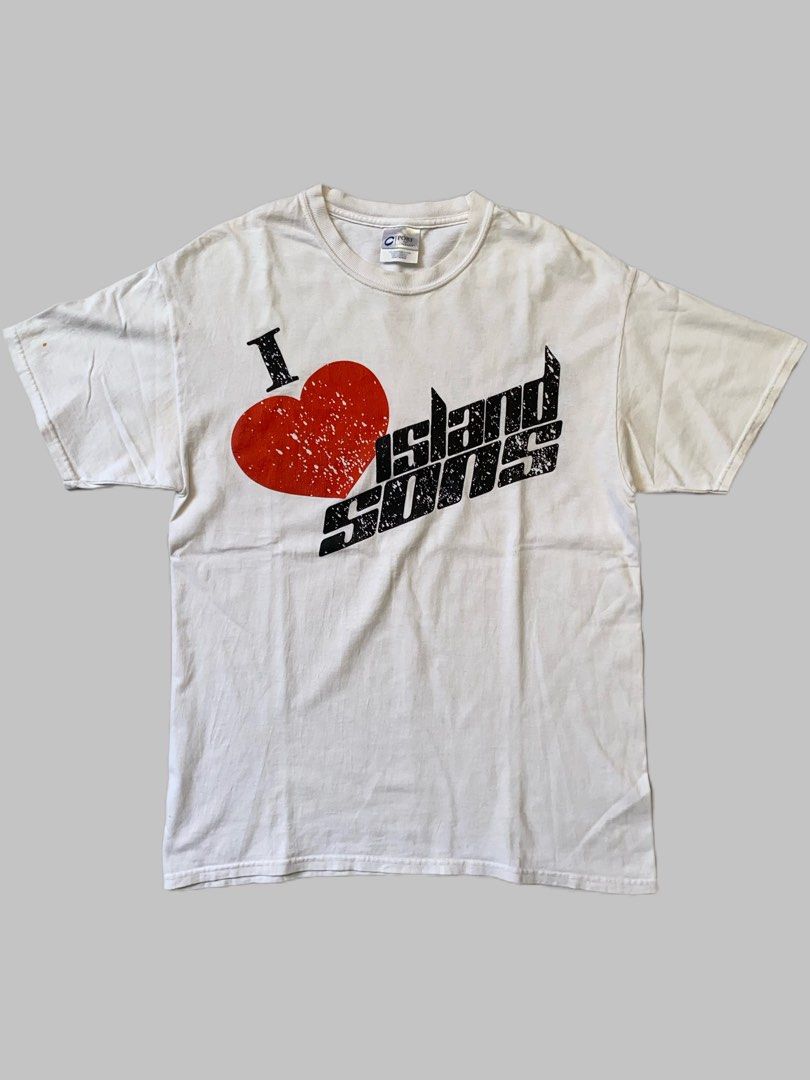 i <3 island sons tee (Category: Tshirts & Polo Shirts ) located in Lipa City. Submitted by uoniandre (Listing ID 1394454224, Image 1). Description: L: 27” W: 19” issue/s: minimal stains (removable) + shipping fee.