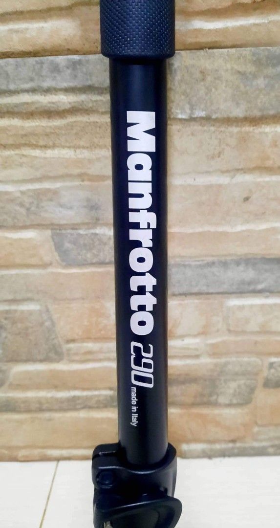 Manfrotto 290 Monopod (Category: Tripods & Monopods) located in Quezon City. Submitted by threetwotwo2ndaccount (Listing ID 1394449003, Image 2). Description: - Manfrotto 290 Monopod - Built-in level - Quick-release plate - Black color - Manfrotto logo and 290 model number - Made in Italy - Adjustable leg locks for height adjustment.