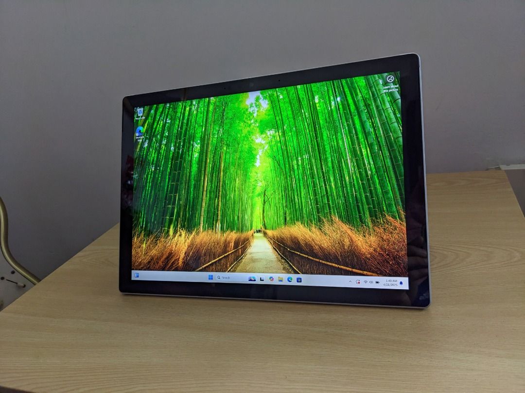 Microsoft Surface Pro 7 Core i5 1035G4 8GB 128SSD (Category: Laptops & Notebooks) located in Quezon City. Submitted by janstore-computer-trading (Listing ID 1394461764, Image 3). Description: Model : Microsoft Surface Pro 7 Condition : Slightly Used , Very presentable Price : 18,999 Specs: Processor : Intel Core i5 1035G4 Quad core ( up to 3.7 Ghz ) Ram : 8 GB DDR4 2666Mhz Storage : 128 GB SSD + Micro SD card slot for storage expansion Graphic Ca