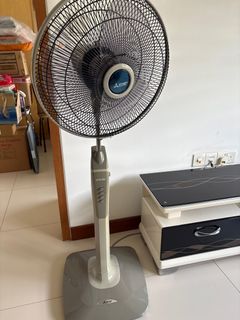 (Category: ) located in . Submitted by lordheng (Listing ID 1394434196, Image 1). Description: .