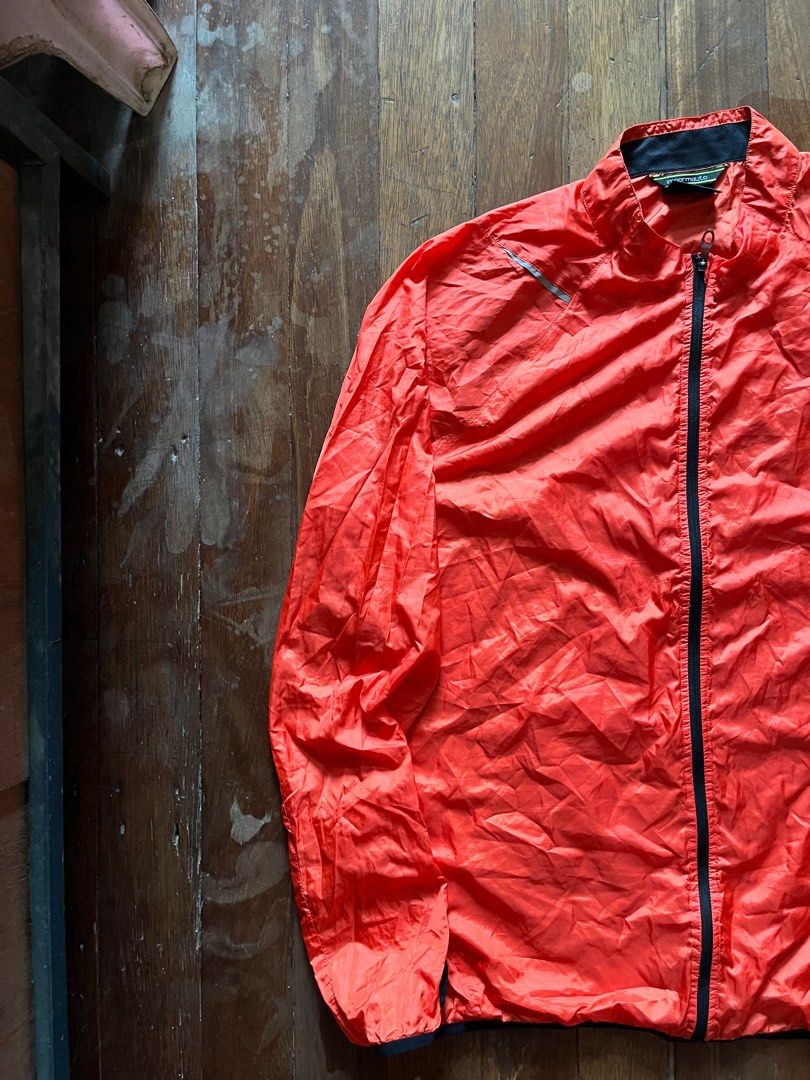 Mizuno Impermalite Active Jacket (Category: Activewear) located in Los Banos. Submitted by lootmeup (Listing ID 1394569492, Image 2). Description: Mizuno Impermalite Active Jacket Super lightweight Size: W: 22 L: 28 Mine P 500 .