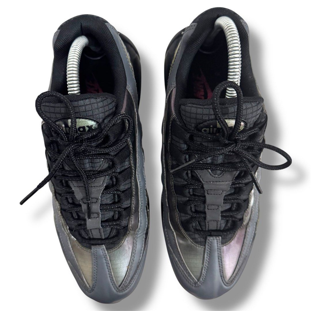 Nike Air Max 95 LV8 Black Ember Glow (Category: Sneakers) located in Angeles City. Submitted by Miss_No_Limits_Ph (Listing ID 1394500231, Image 3). Description: Nike Air Max 95 LV8 Black Ember Glow 📌 Size: 8.5 Cm: 26.5 Condition: 8.5/10 Issue: Swoosh Logo peeling/flaking off (right shoe) Price: 2200 📍 Angeles City, Pampanga 🚛 Courier – J&T (Regular Shipping).