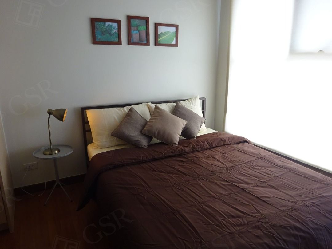 [Rush Sale]Paseo De Roces Studio with Parking (Category: Apartments & Condos) located in Mandaluyong City. Submitted by pbi-ph (Listing ID 1394426130, Image 3). Description: Paseo De Roces Fully Furnished Studio for Sale, Makati City Details: Unit: 23E Price: PHP 4,500,000 Clean Title: Yes - Ready for transfer Floor: 23th floor BR: Studio Floor Area: 25.50 sqm Bathrooms: 1 Direct to owner: Yes Remarks: ・Unit is currently tenanted - Cannot view th