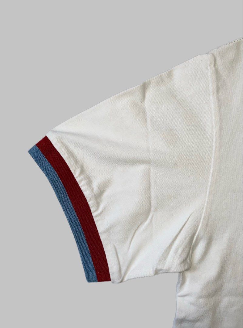 sence.la (Category: Tshirts & Polo Shirts ) located in Lipa City. Submitted by uoniandre (Listing ID 1394432553, Image 3). Description: L: 24.5” W: 19” issue/s: no hem (cropped) + shipping fee.