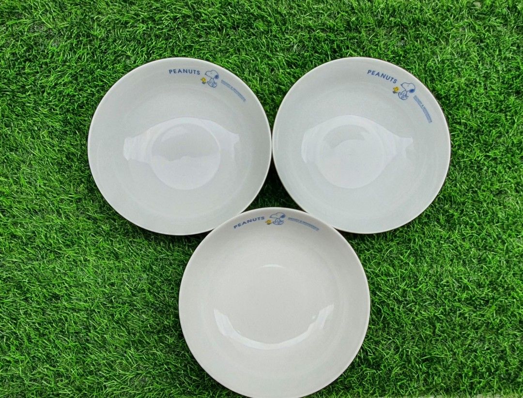 Snoopy Pasta/Soup Bowl (3 pcs) (Category: Dinnerware & Cutlery) located in Quezon City. Submitted by sgoecss005 (Listing ID 1394561422, Image 2). Description: Visible Flaws can be seen (Some scratches).