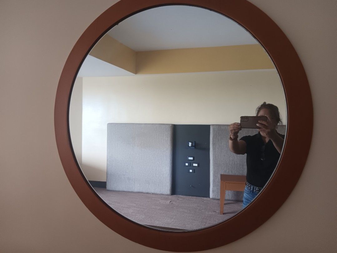 Solid wood wall mirror (Category: Mirrors) located in Las Pinas. Submitted by jesus1smysavi0r (Listing ID 1394523759, Image 3). Description: hotel pull out.