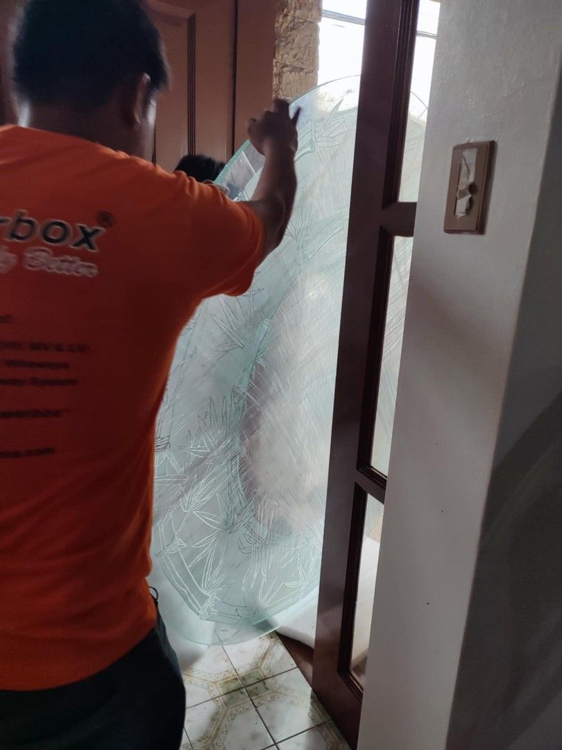 Solid wood wall mirror (Category: Mirrors) located in Las Pinas. Submitted by jesus1smysavi0r (Listing ID 1394523759, Image 2). Description: hotel pull out.