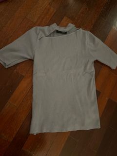 (Category: ) located in . Submitted by preloved-xcs (Listing ID 1394510481, Image 1). Description: .