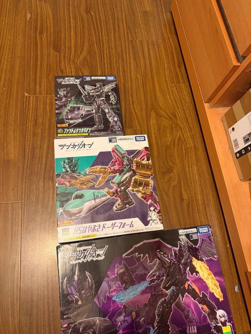 transformers （分類：手辦雕像）位於 Hong Kong。 由 wingbbnn 提交（商品編號 1394522435，圖片 2）。簡介： 黑色新幹線全 其他二手400 紅火龍200 二手。