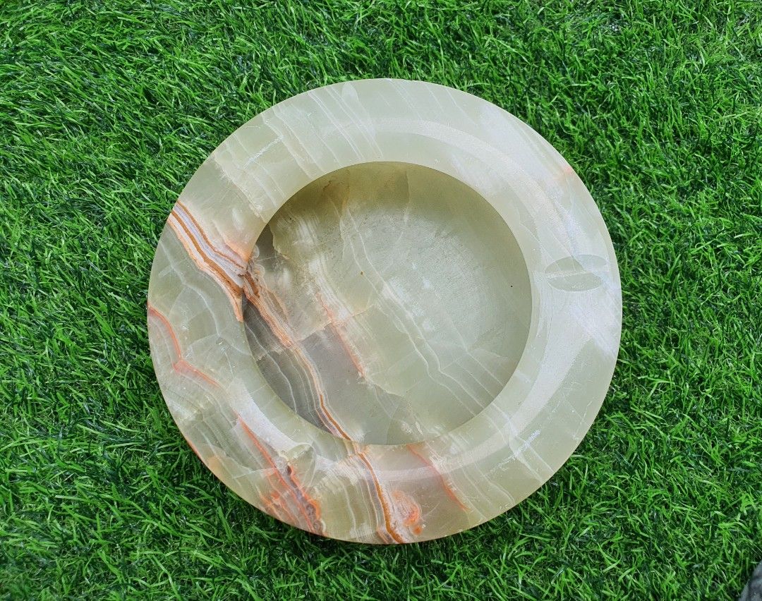 Vintage Onyx Marble Ashtray (Category: Vases & Decorative Bowls) located in Quezon City. Submitted by sgoecss005 (Listing ID 1394578258, Image 3). Description: .