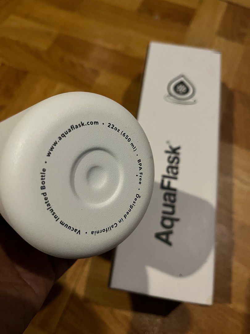 White Aquaflask 22ml (Category: Water Bottles & Tumblers) located in Quezon City. Submitted by antonrn (Listing ID 1394491565, Image 2). Description: .