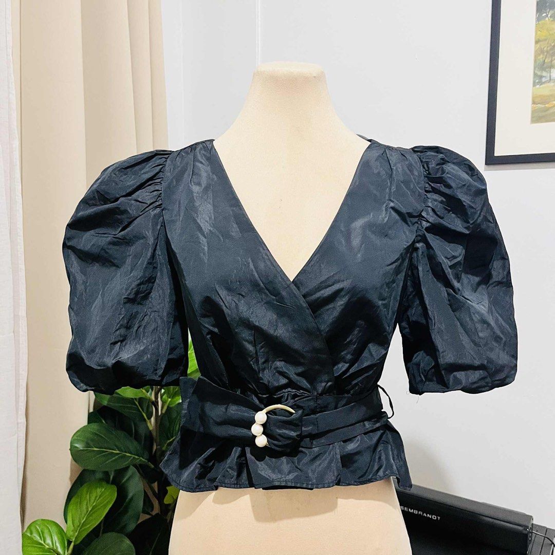 Zara Black bucked puff sleeve (Category: Blouses) located in Manila. Submitted by primemover2 (Listing ID 1394518801, Image 1). Description: .
