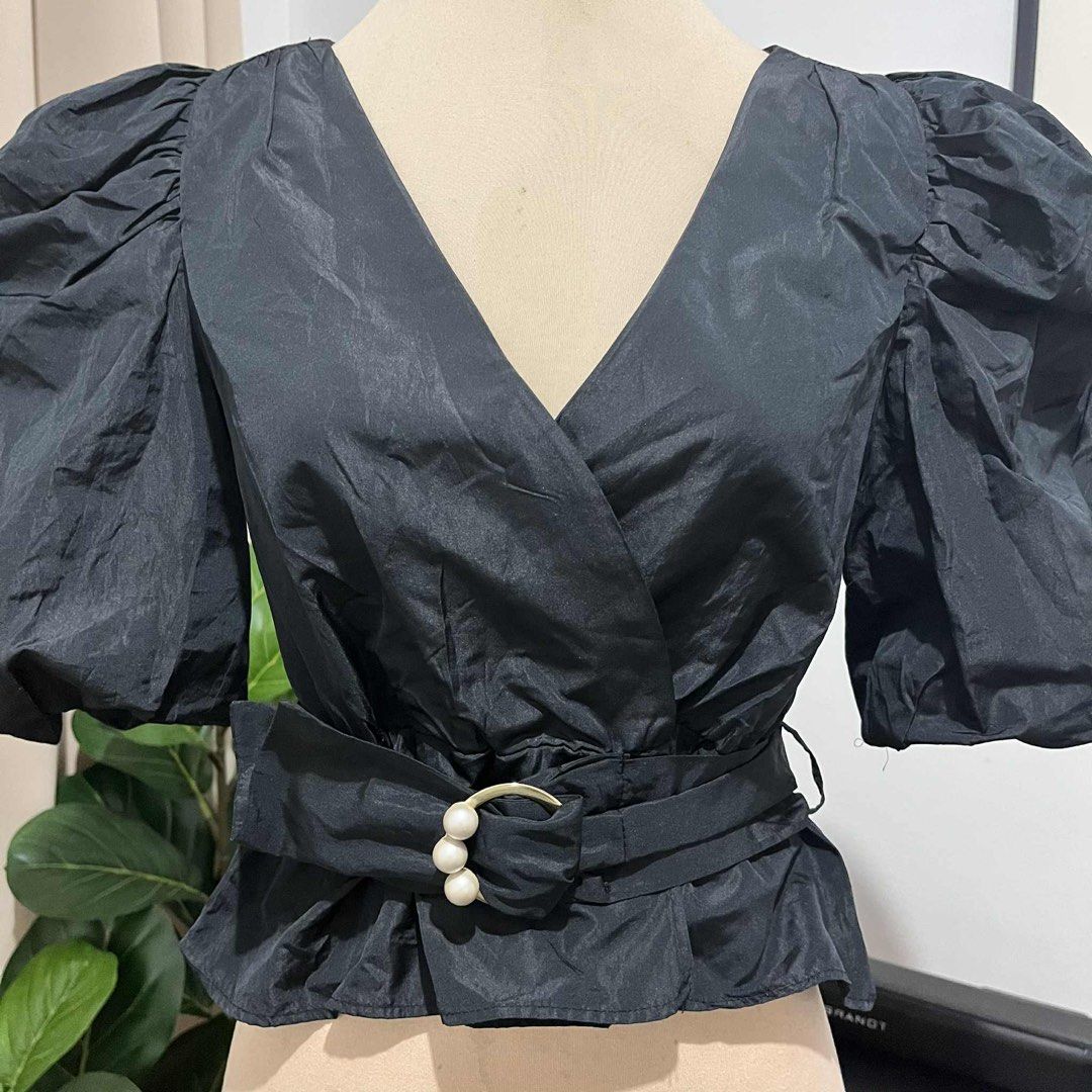 Zara Black bucked puff sleeve (Category: Blouses) located in Manila. Submitted by primemover2 (Listing ID 1394518801, Image 2). Description: .