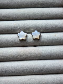 ⭐️星星款⭐️
白貝母
S925銀針
耳環64201643952001110