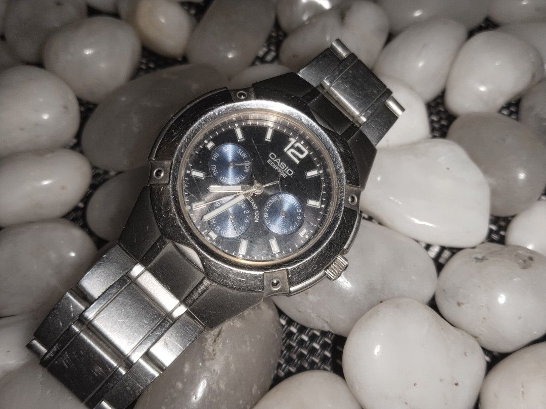 A106 - Casio Edifice "Chrono" Watch (Category: Men's Watches) located in Vigan. Submitted by thrift_watch_ilocos (Listing ID 1394779611, Image 1). Description: Triple Calendar.