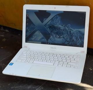 ASUS White Laptop504126650608537600