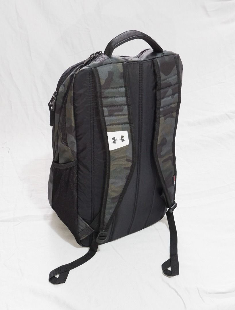 Authentic Under Armour Relentless Unisex Camo 31L Backpack (Category: Backpacks) located in Paranaque City. Submitted by vanitelab (Listing ID 1394654735, Image 2). Description: Authentic and Brand-new UNDER ARMOUR BACKPACK Product Description: 31 L Padded laptop compartment up to 16" laptop Padded back panel and contoured shoulder straps for comfort Top-zipped, 3 zipped front-pockets Mesh side pockets for beverages and other quick access items M