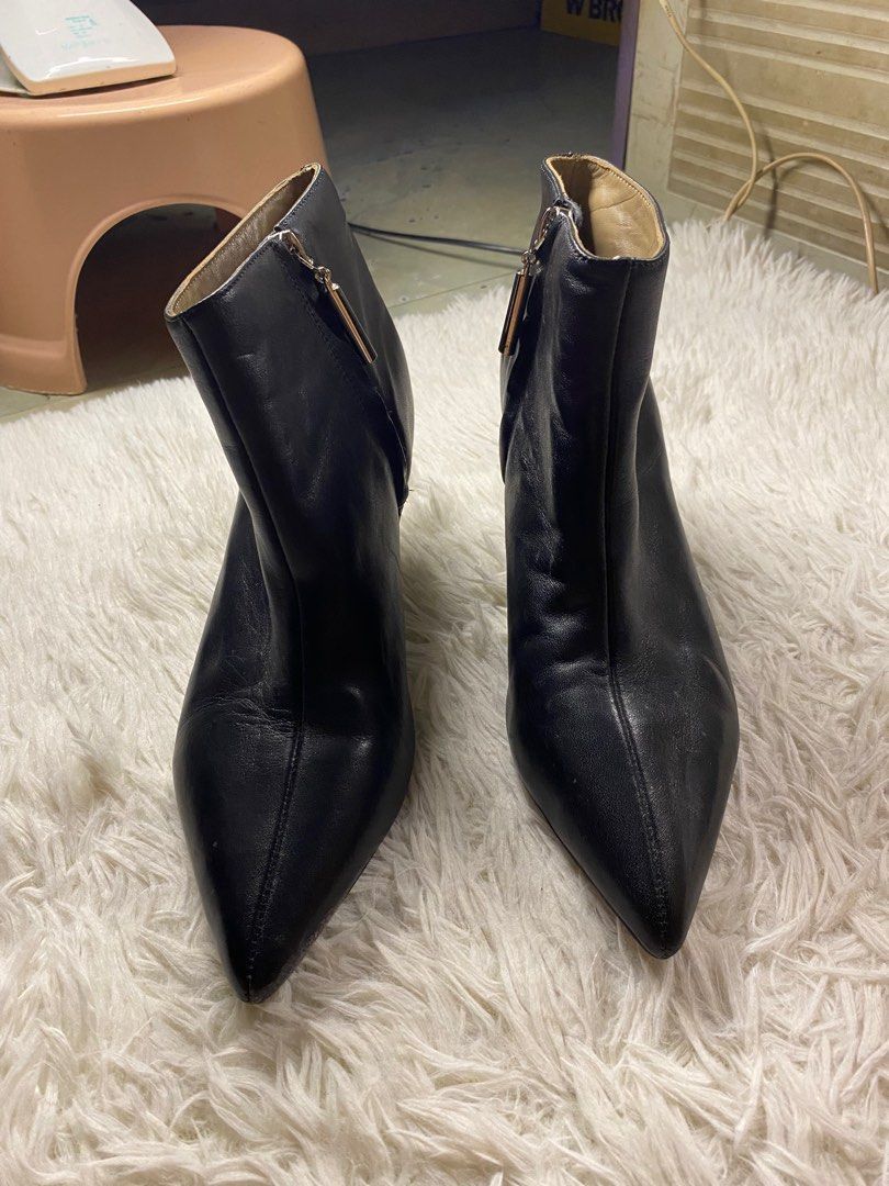 Banana HD stilleto heel pointed toe ankle boots (Category: Boots) located in Caloocan City. Submitted by ky.mndjr (Listing ID 1394635484, Image 1). Description: size: euro 38 | us 7 heel height: 3 inches used once & good as new.
