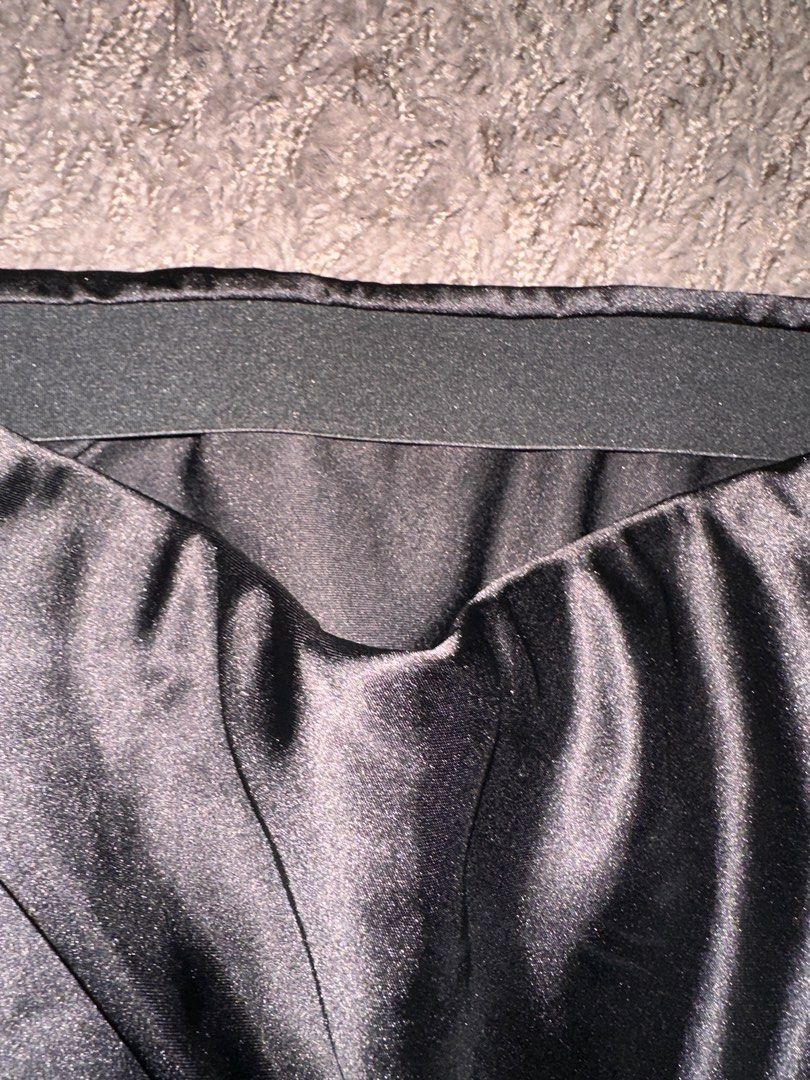 Black satin Midi skirt with slit (Category: Skirts) located in Pasig City. Submitted by _janelane (Listing ID 1394631757, Image 2). Description: .