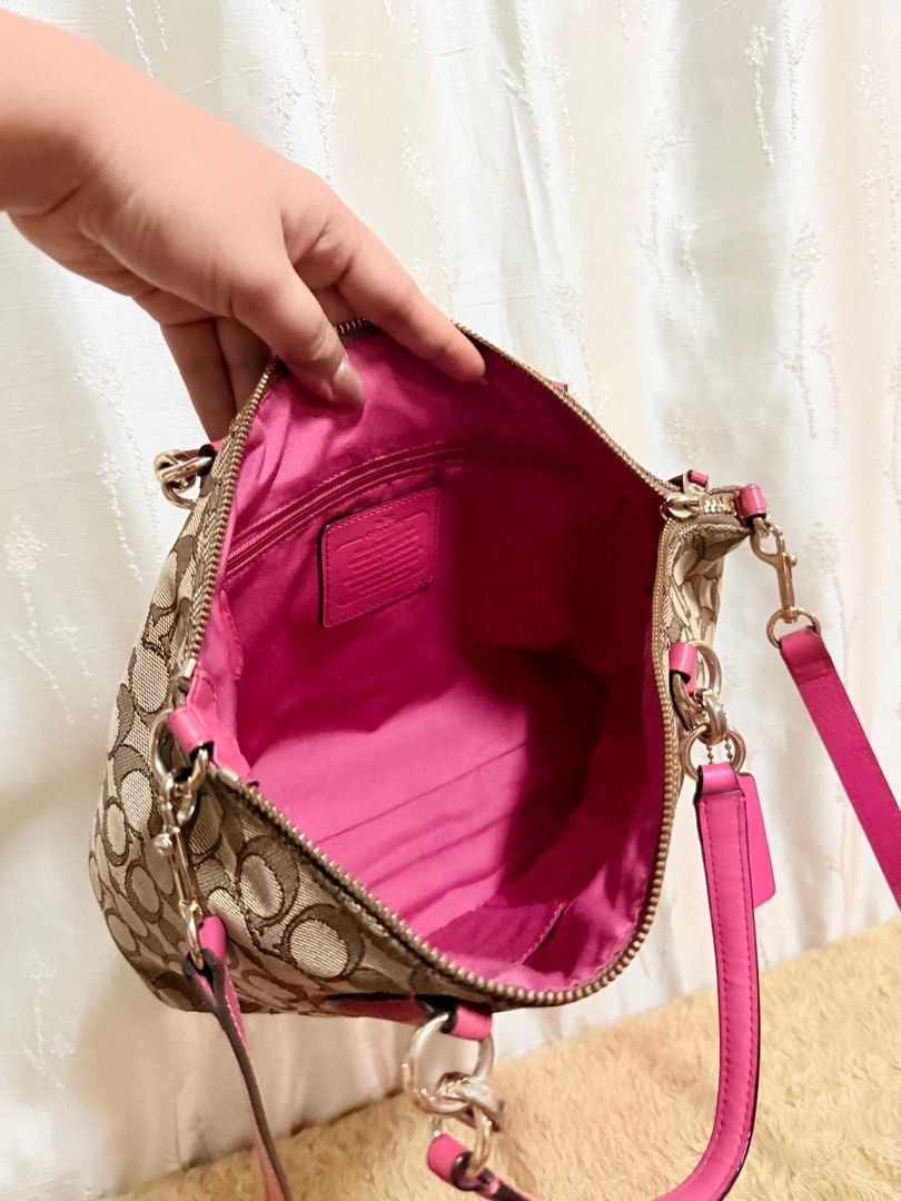 Coach Small Kelsey (Category: Luxury Bags & Wallets) located in Tarlac. Submitted by bagitifyoucan (Listing ID 1394713483, Image 3). Description: issue: small chips sa sling which is not really noticeable naman the bag itself is clean and like new. .