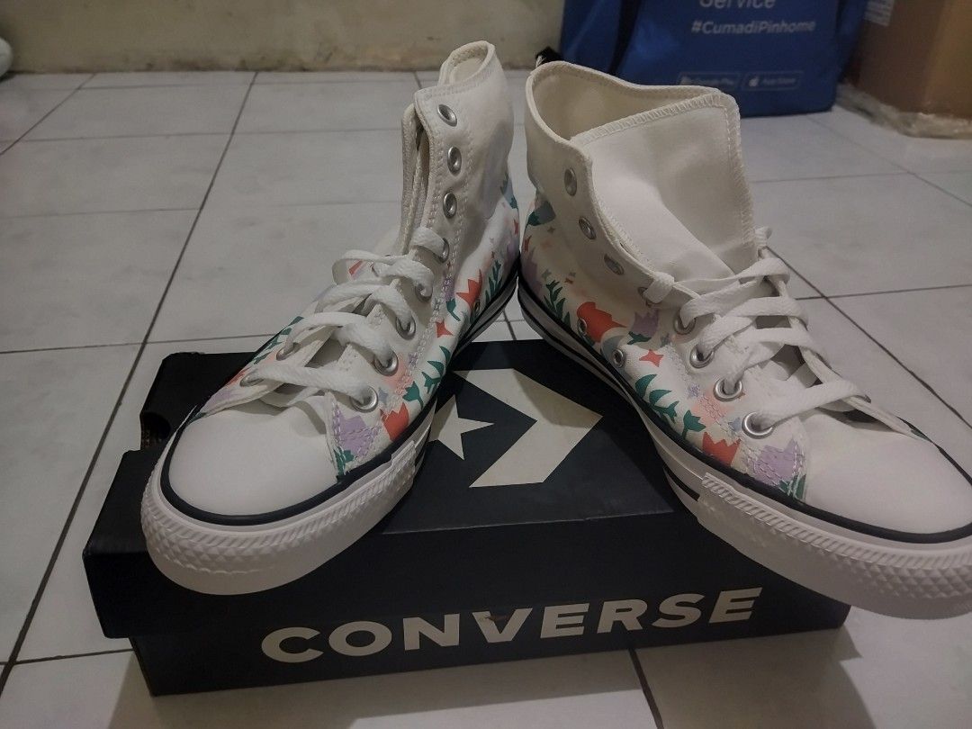 Converse Chuck Taylor All Star High Top dengan motif
