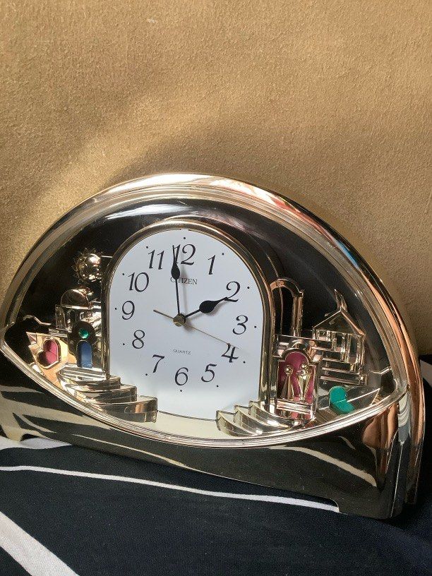 Display clocks (Category: Clocks) located in Makati City. Submitted by giftidea123 (Listing ID 1394767694, Image 1). Description: Working condition.