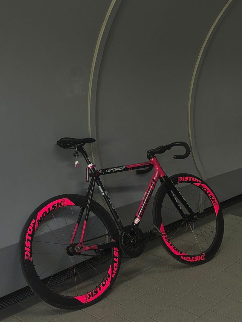engine 11 sprinter (Category: Bicycles) located in Singapore. Submitted by lowballbikes (Listing ID 1394782102, Image 1). Description: wts wtt pink sprinter cb price pm for specs .